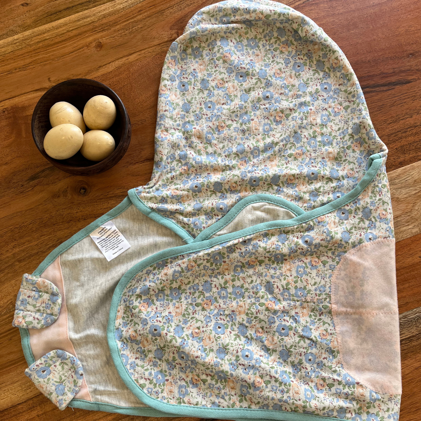 Newborn Muslin Essentials Gift Set Large (0–3 Months) – 2 Jhablas, Frock, Langot, 2 Napkins, Swaddle, Cap, Mittens & Socks (Set of 10)