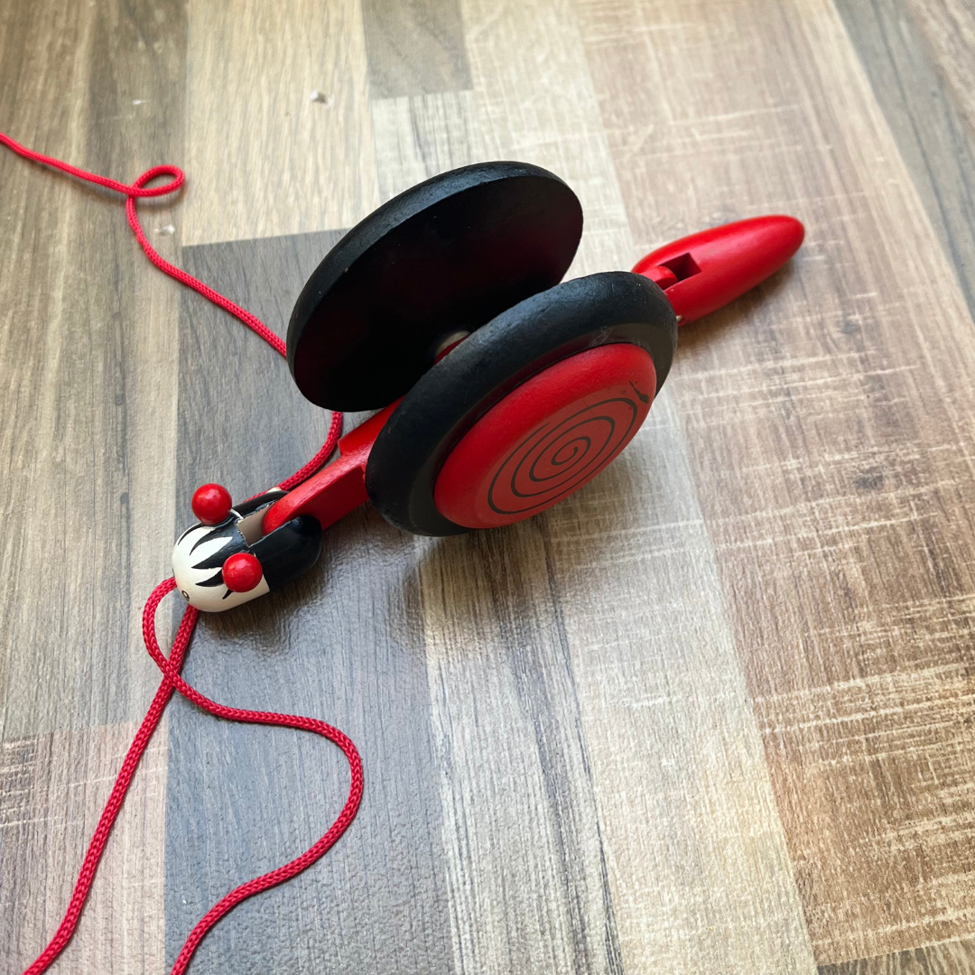 Wooden Red Snail Pull Along Toy with Wheels – Fun & Engaging Toy for Toddlers (0-3 Years)